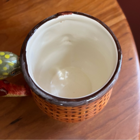 Burton & Burton The Big Catch Mug Trout Handle Fisherman’s Basket - Picture 6 of 7